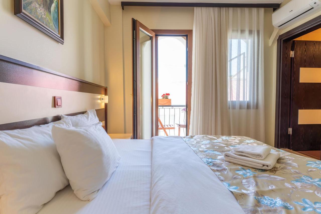 Hotel Karacam Foça Buitenkant foto