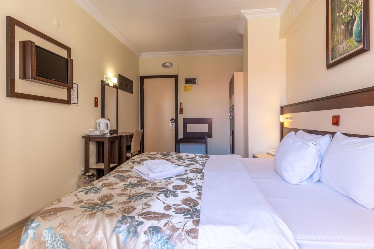 Hotel Karacam Foça Buitenkant foto