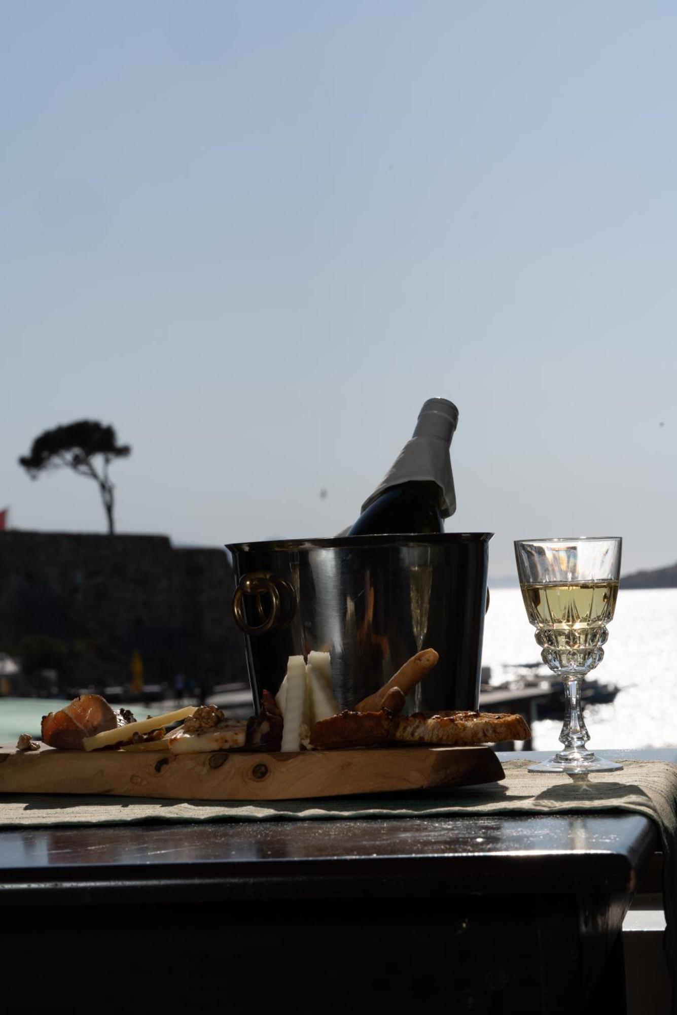 Hotel Karacam Foça Buitenkant foto