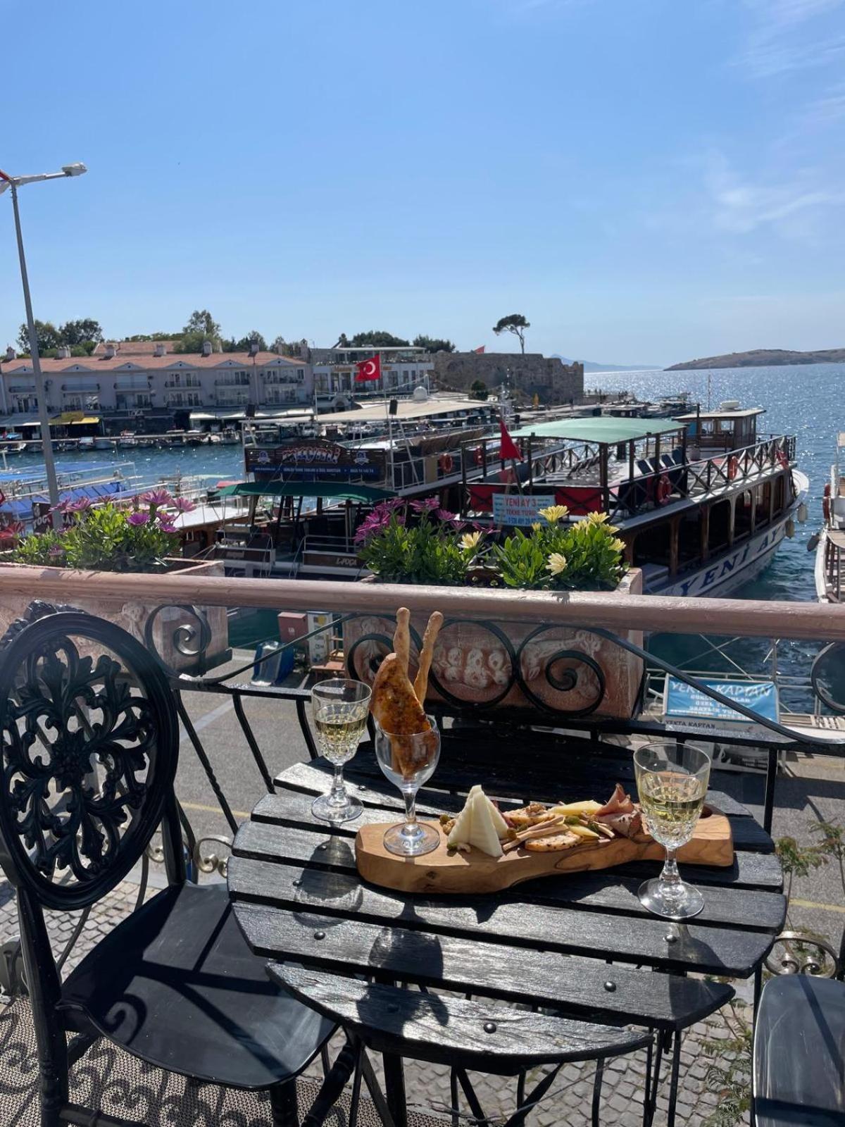 Hotel Karacam Foça Buitenkant foto